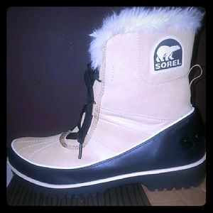 Sorel Tivoli Boot NWOT